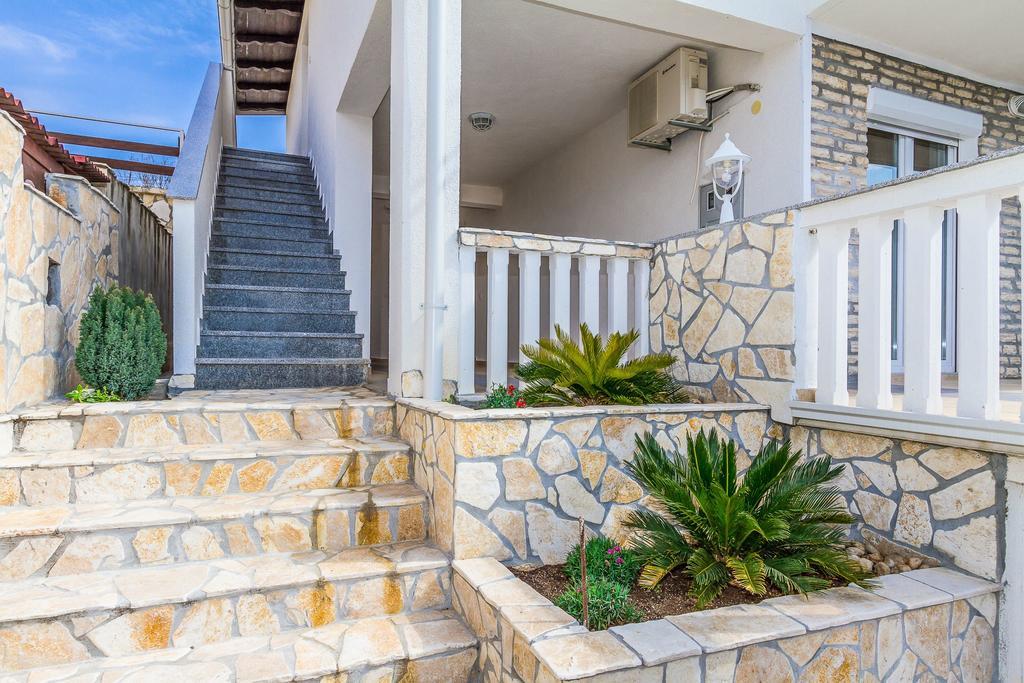 Apartmani Bregovec 马斯莱尼察 外观 照片