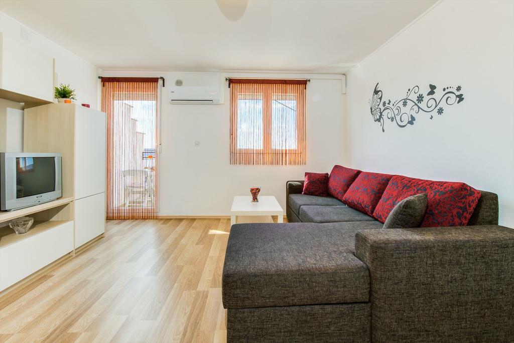 Apartmani Bregovec 马斯莱尼察 外观 照片