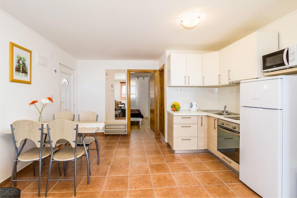Apartmani Bregovec 马斯莱尼察 外观 照片