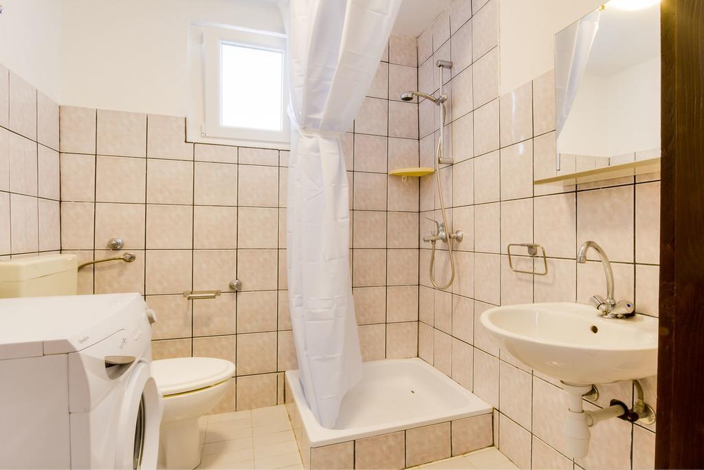 Apartmani Bregovec 马斯莱尼察 外观 照片